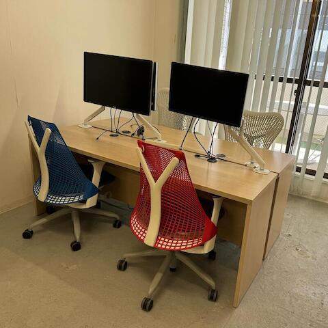 ベースキャンプ名古屋といえば、大型モニターをサブモニターに使える数少ないドロップイン利用可能なコワーキングスペースです。昨日までは入口近くでしたが、今日からテラス前に移動しました。
#名古屋駅 #コワーキングスペース #ドロップイン #モニター