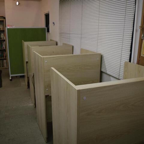 【新しい席の紹介】
これまでオンライン会議専用席として利用していた席が2席から4席へと増えました👏👏
さらに今後はオンライン会議以外での利用も可能になりました👏👏
こちらの席はビジター料金のみで使用可能で追加料金はいただきません。
また、予約段階でのお席の確約はできませんのでご注意ください。
名古屋への出張の際や、隙間時間に
ベースキャンプ名古屋を
是非ご利用ください！！
#ベースキャンプ名古屋　#名古屋コワーキングスペース　#名古屋シェアオフィス #コワーキングスペース #シェアオフィス　#フリーランス　#自営業　#勉強部屋